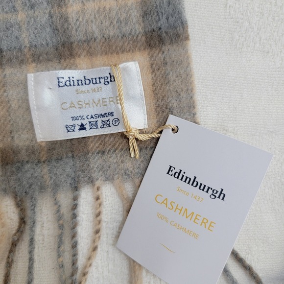 Edinburgh Cashmere NEW NWT Kids Scarf MacKellar Natural Plaid 100% Cashmere - Picture 2 of 9